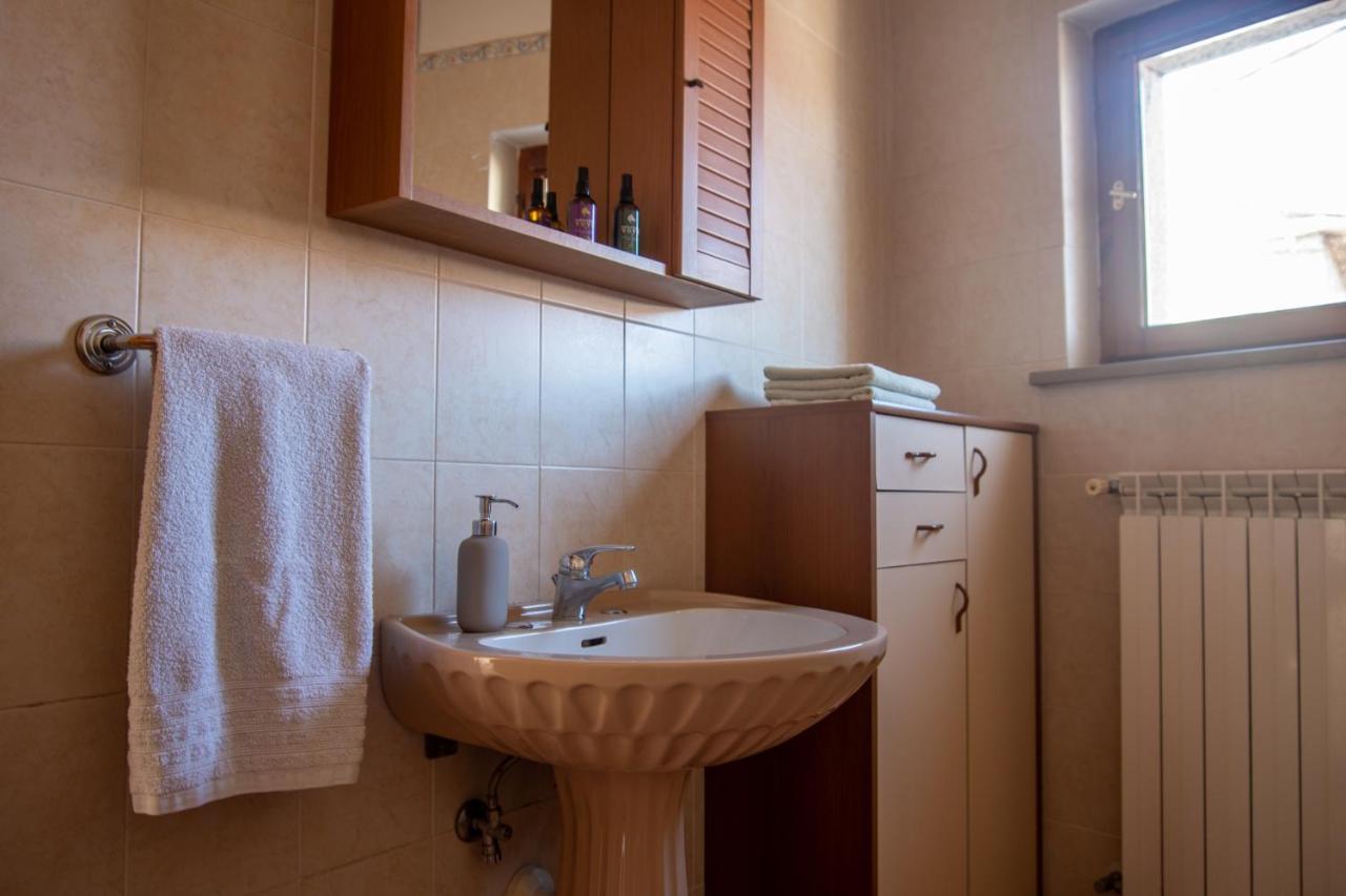 Apartma Na Skdnu Dutovlje Exterior foto